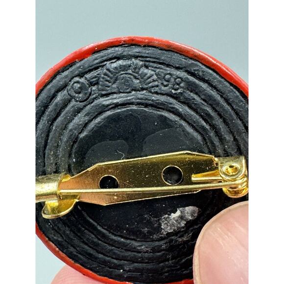 Vintage 1998 Red Lady Hat Elegant W/ Red Bow Lapel Pin Brooch Retro - Picture 3 of 4